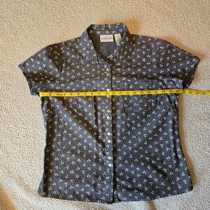 Liz Claiborne Grey Fitted Blouse with White Cherry Design Size M